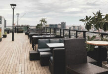 Pufy z technorattanu