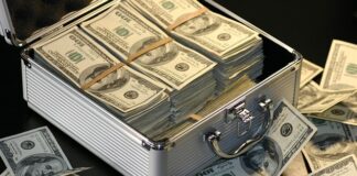 Ile zarabia pracownik ochrony w Biedronce?