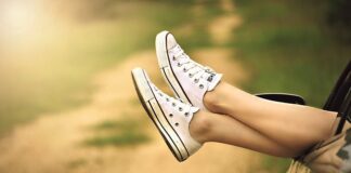 Czy palce powinny dotykać buta?