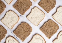 W czym przechowywać chleb po upieczeniu?
