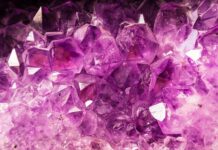 Jak zrobić brokat na ubrania?