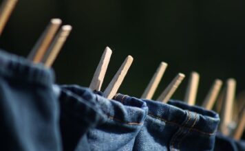 Czy można myć podłogę samą wodą?