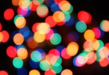 Jak zakładać światełka na choinkę?